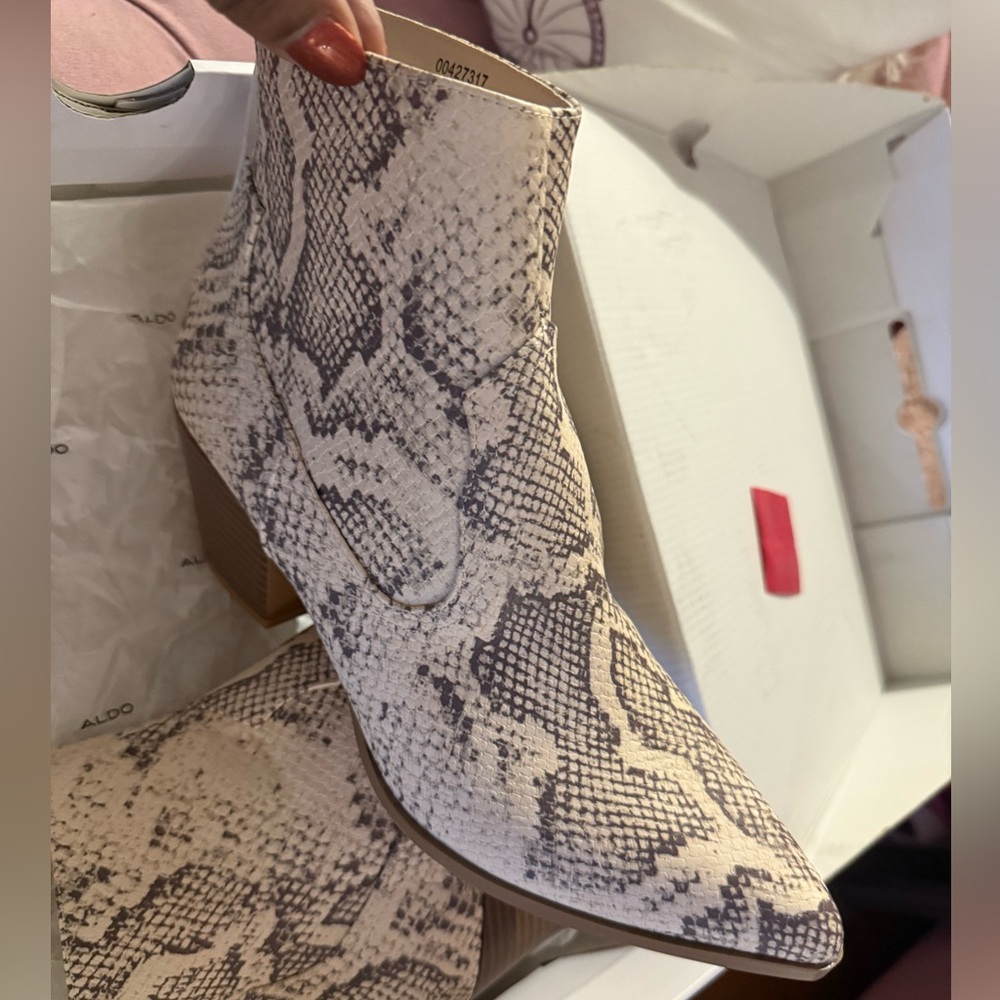 Snakeskin look Ankle Boots